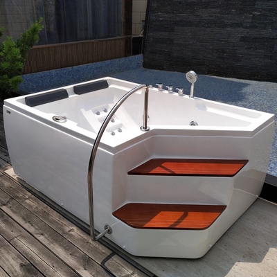 Walk In Hydromassage อ่างอาบน้ำสปาสุดหรูสำหรับ 2 ท่าน